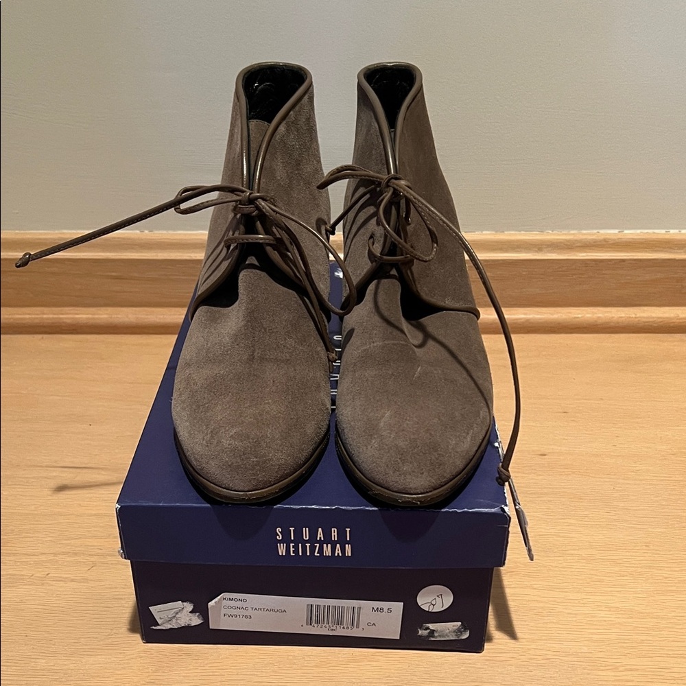 Stuart Weitzman women’s  Boots in Taupe Suede